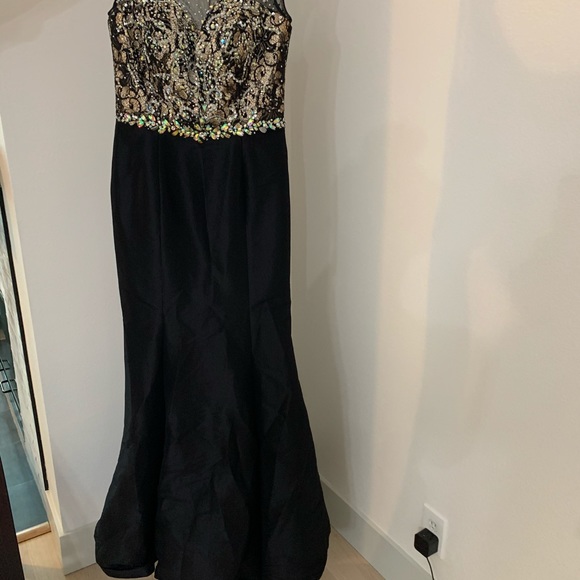 Dress - Picture 6 of 13
